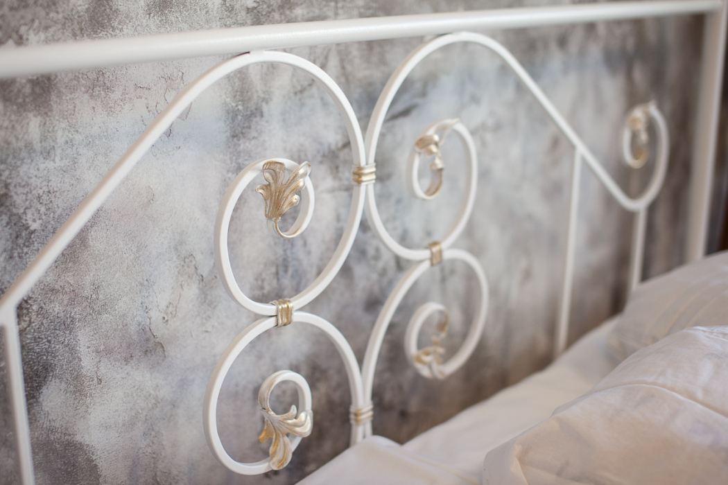 Кованые кровати, Кованая кровать Камелия 1.6 с одной спинкой