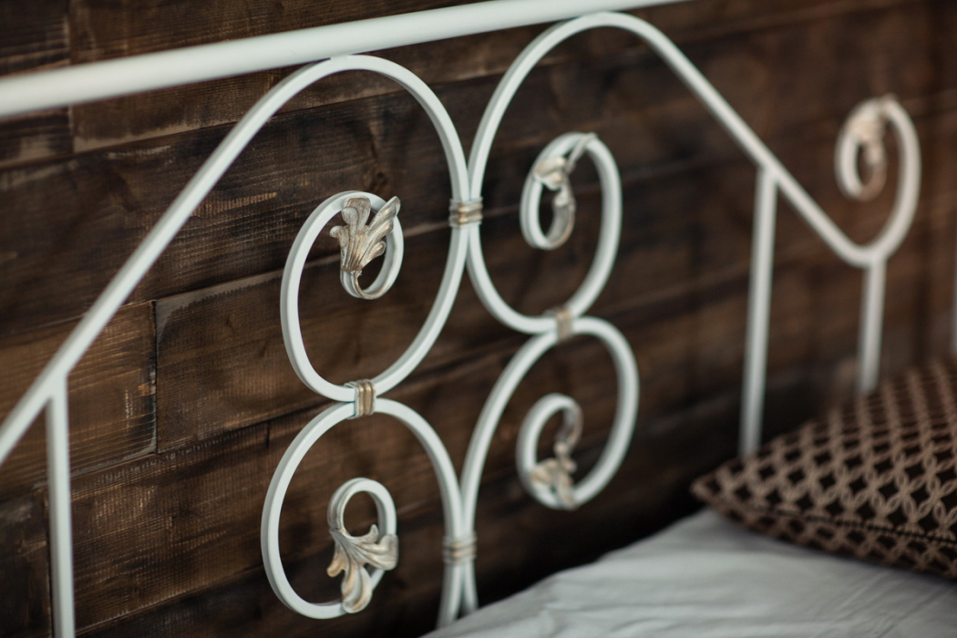 Кованые кровати, Кованая кровать Камелия 1.6 с одной спинкой