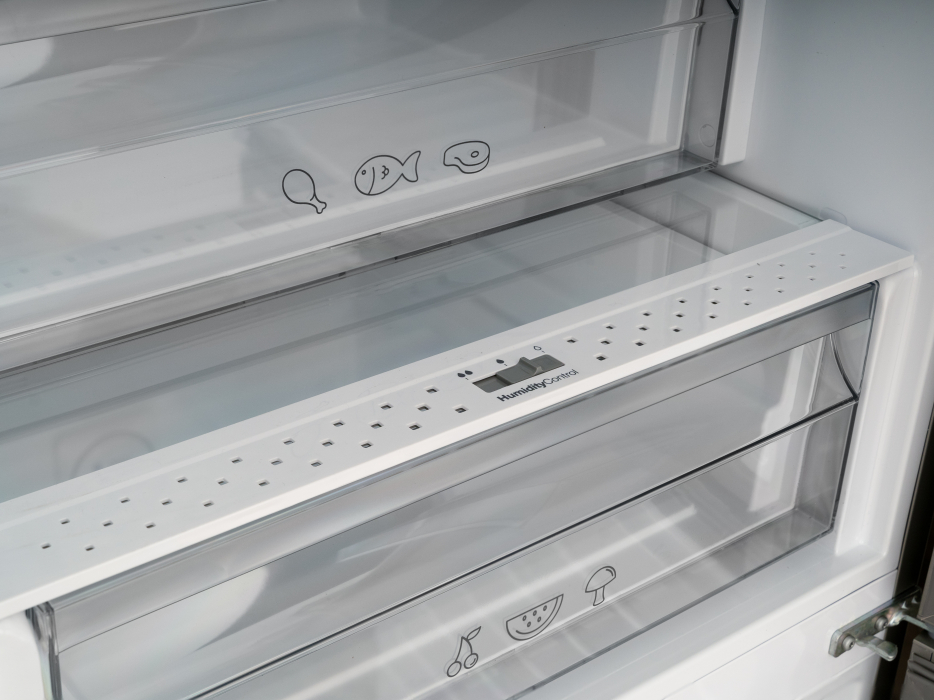 Холодильники/Морозильники, Холодильник Schaub Lorenz SLU S379Y4E