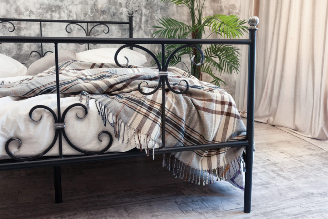 Кованые кровати, Кованая кровать Симона 1.8 с двумя спинками